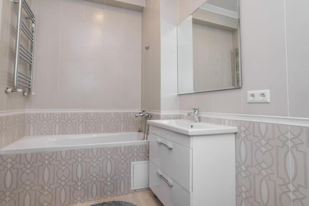 Grand Excelent New Ultra Central Apartments Chisinau Bagian luar foto